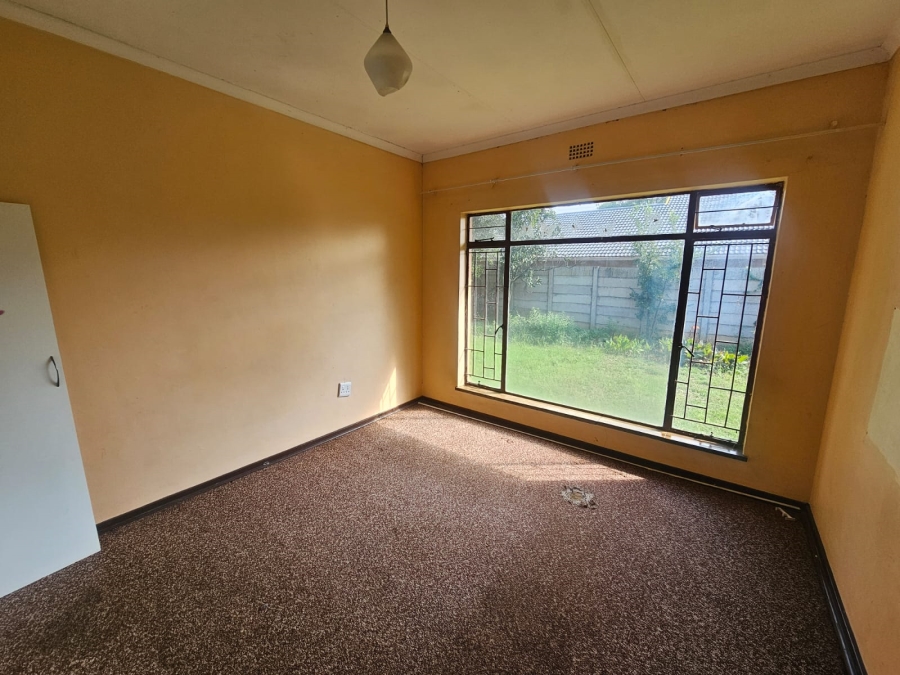 To Let 5 Bedroom Property for Rent in Vaalpark Free State
